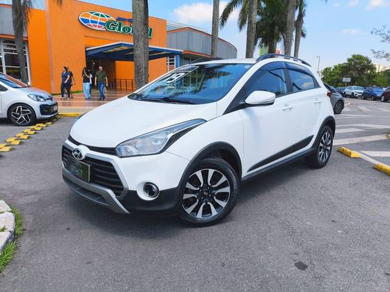 HYUNDAI HB20X 1.6 16V STYLE FLEX 4P MANUAL HYUNDAI HB20X 1.6 16V STYLE FLEX 4P MANUAL